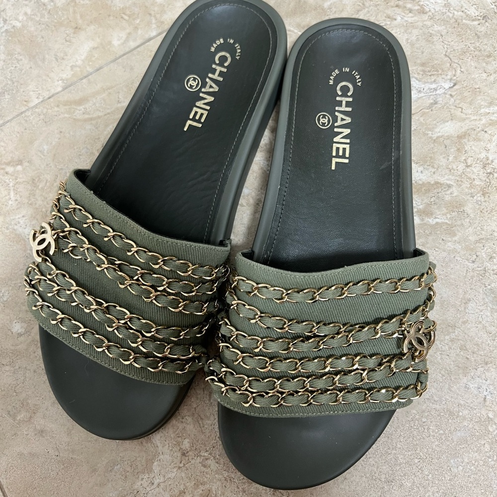 CHANEL Green Sandals with Gold Chain Detail